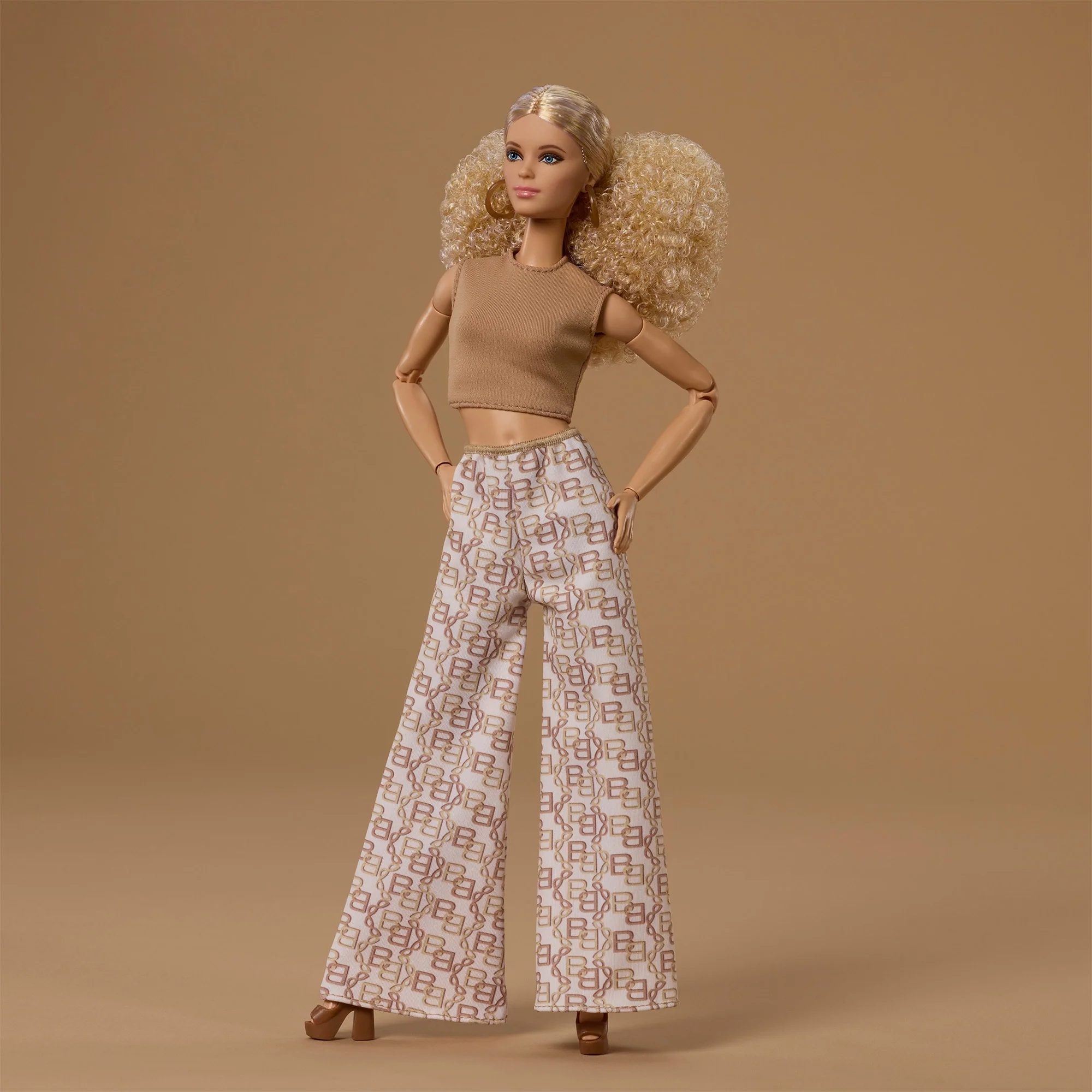 Barbie Basics 2026 Neutrals Series, Model 07 - Image 4