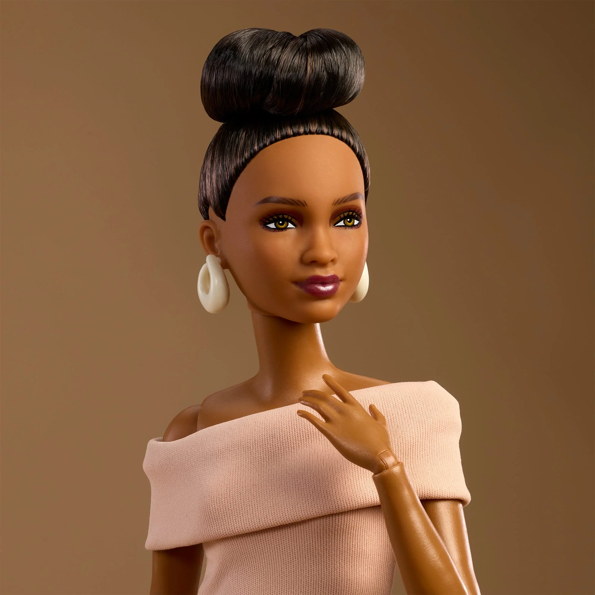 Barbie Basics 2026 Neutrals Series, Model 08 - Image 3