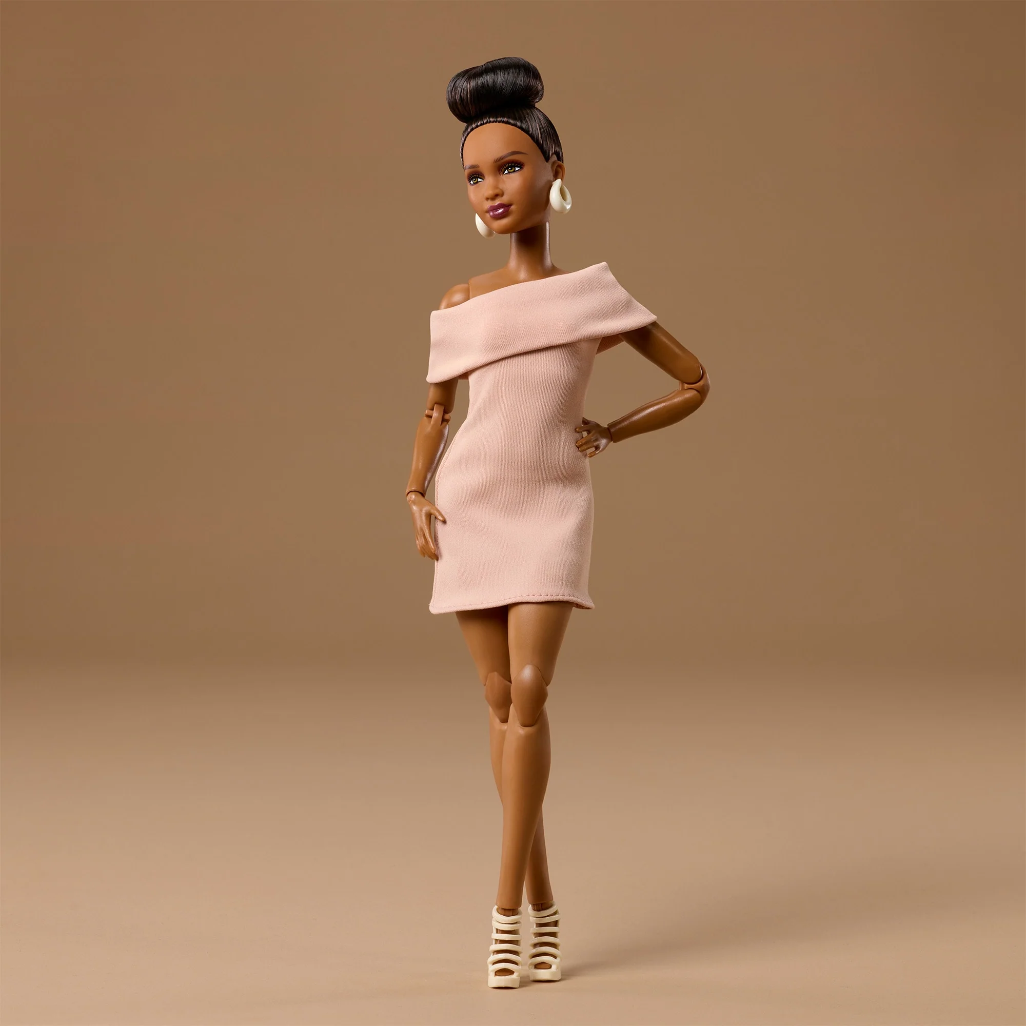 Barbie Basics 2026 Neutrals Series, Model 08 - Image 4