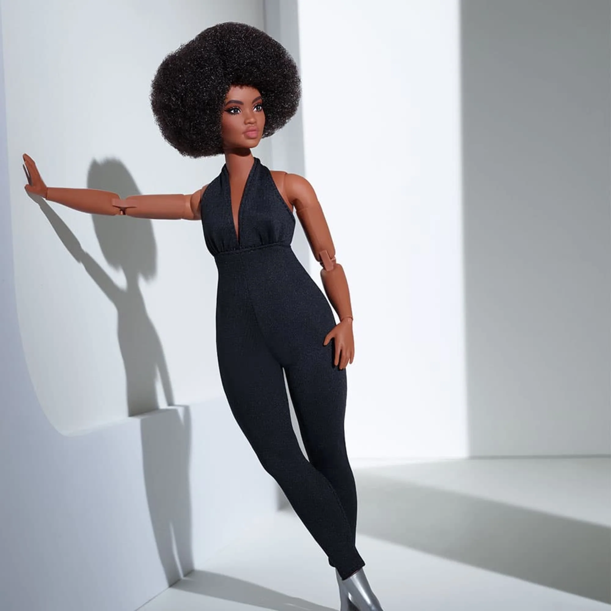Barbie Looks Doll (Curvy, Brunette) - Image 5