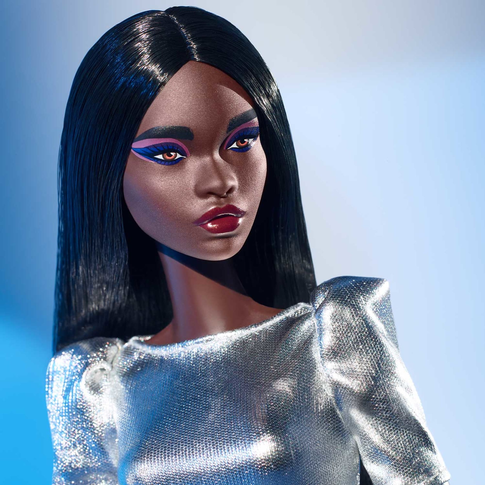 Barbie Signature Barbie Looks Doll (Tall, Dark Brown) - Image 6