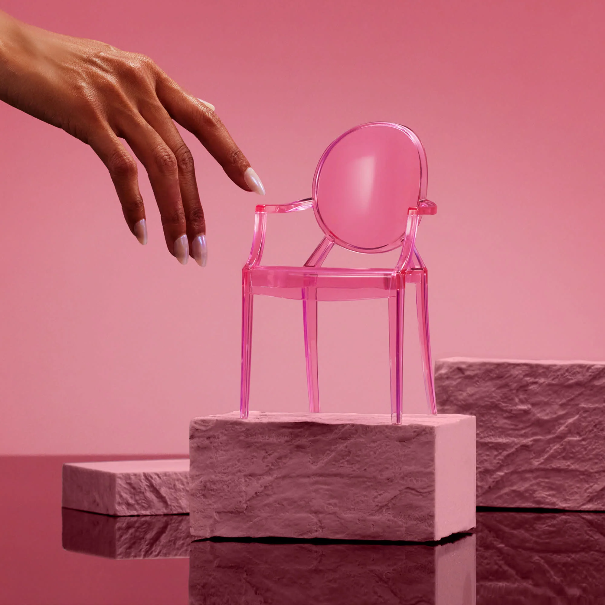 Barbie x Kartell 5-Piece Doll-Sized Chair Set - Image 4