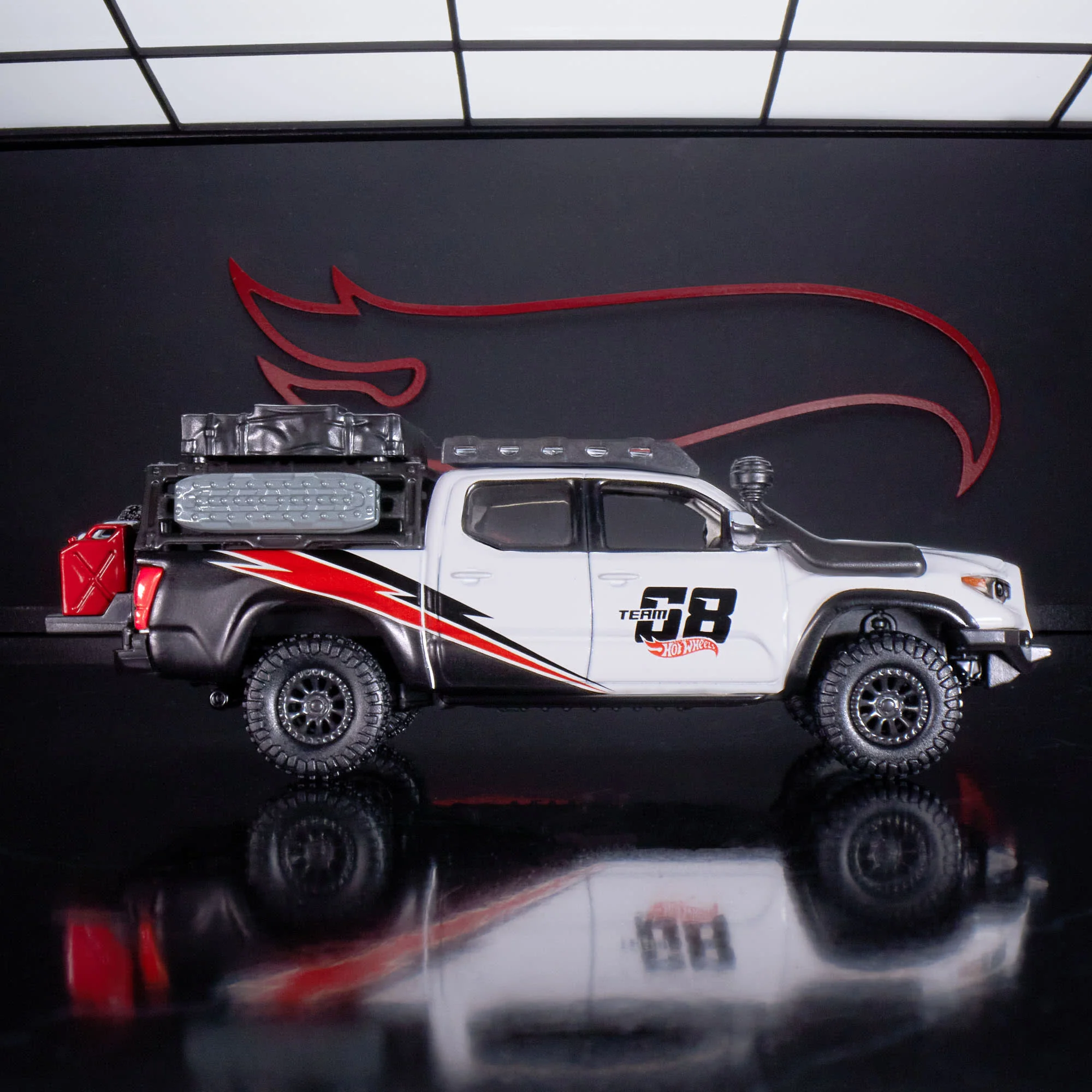 Hot Wheels Elite 64 Mod Shop '17 Toyota Tacoma - Image 4