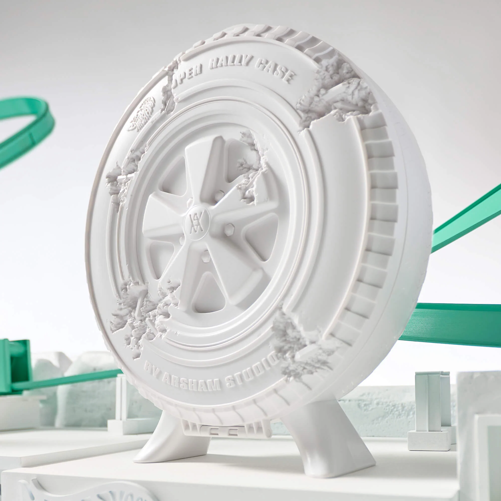 Hot Wheels x Daniel Arsham Eroded Porsche 930 and Rally Case - Image 2