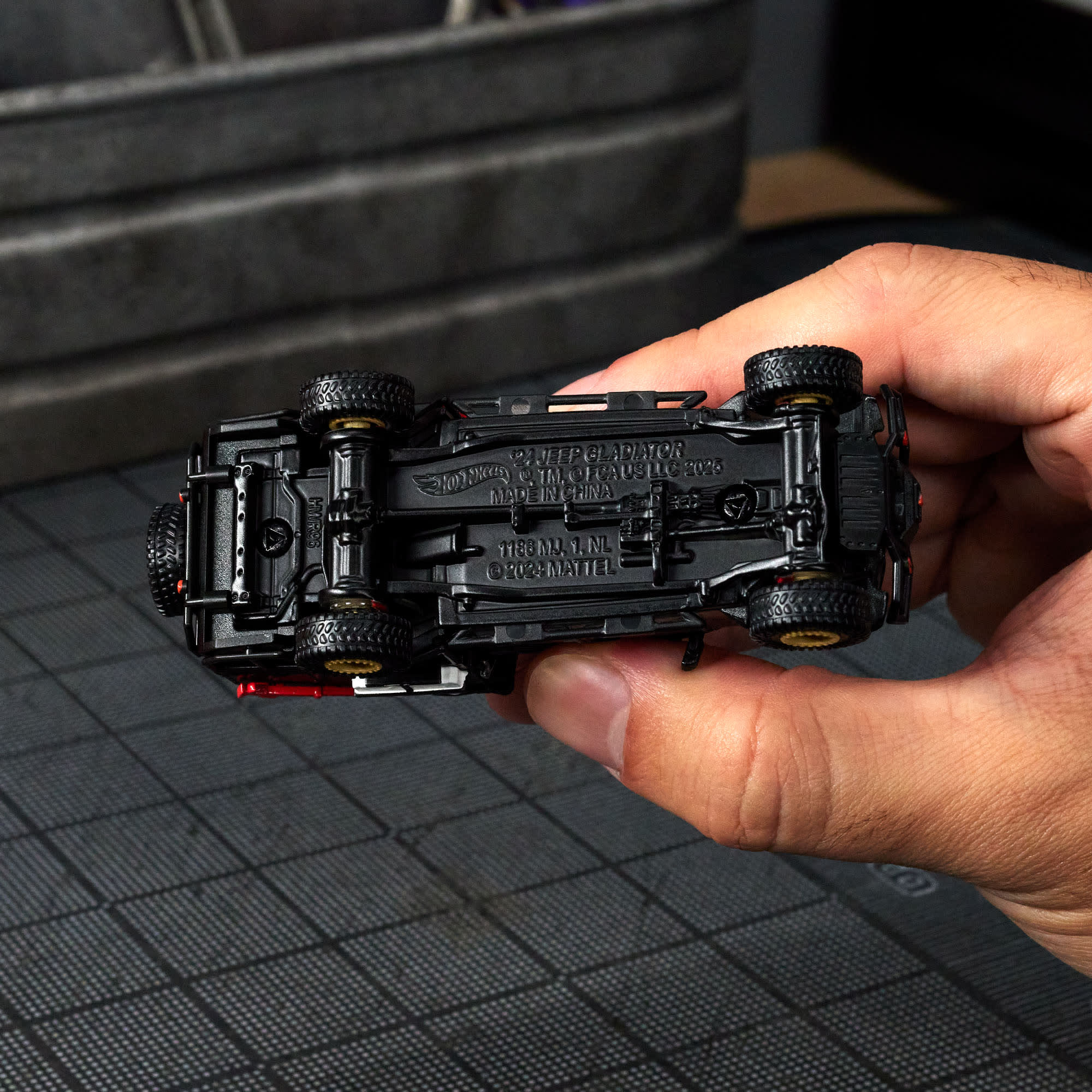Hot Wheels Elite 64 Mod Shop ’24 Jeep Gladiator - Image 14