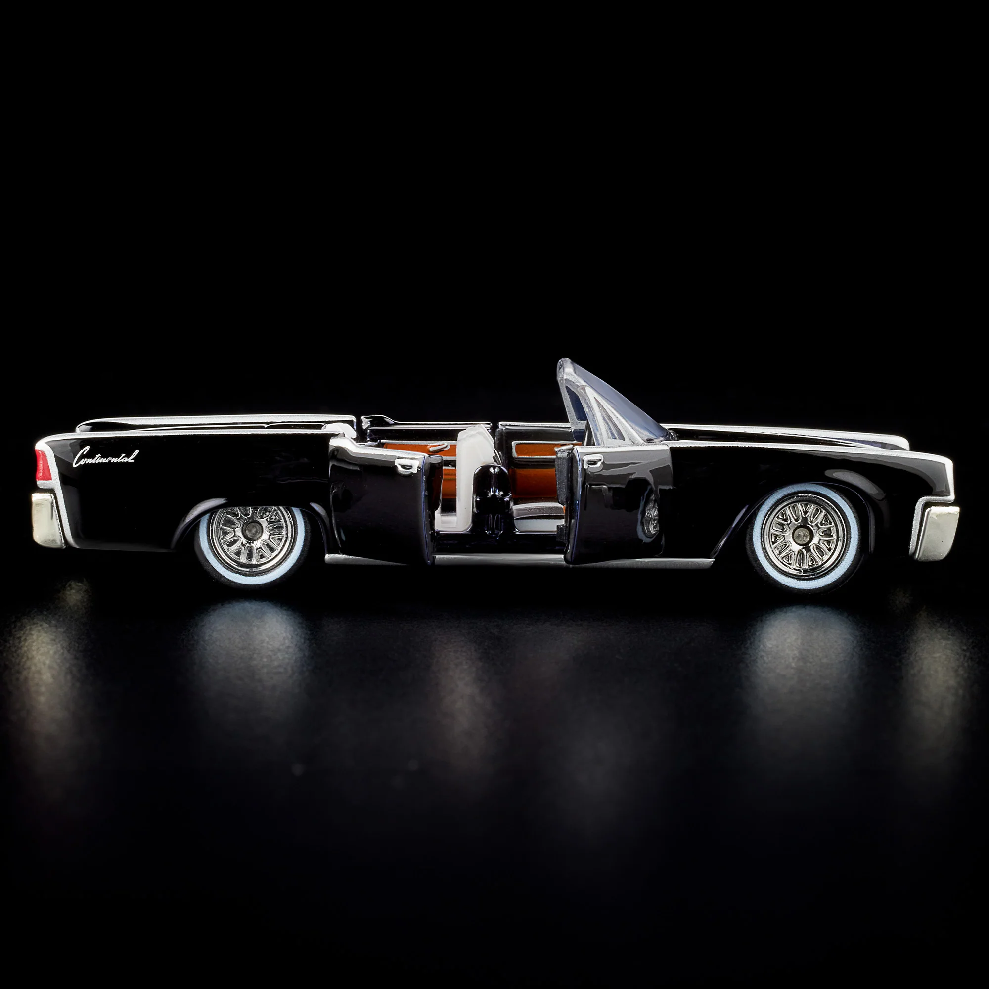 Hot Wheels RLC Exclusive ’61 Lincoln Continental - Image 6