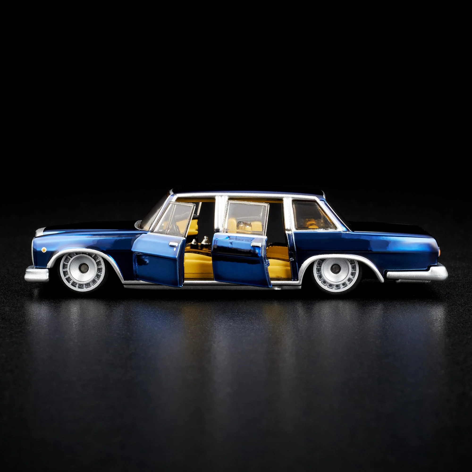 RLC Exclusive 1964 Mercedes-Benz 600 - Image 12