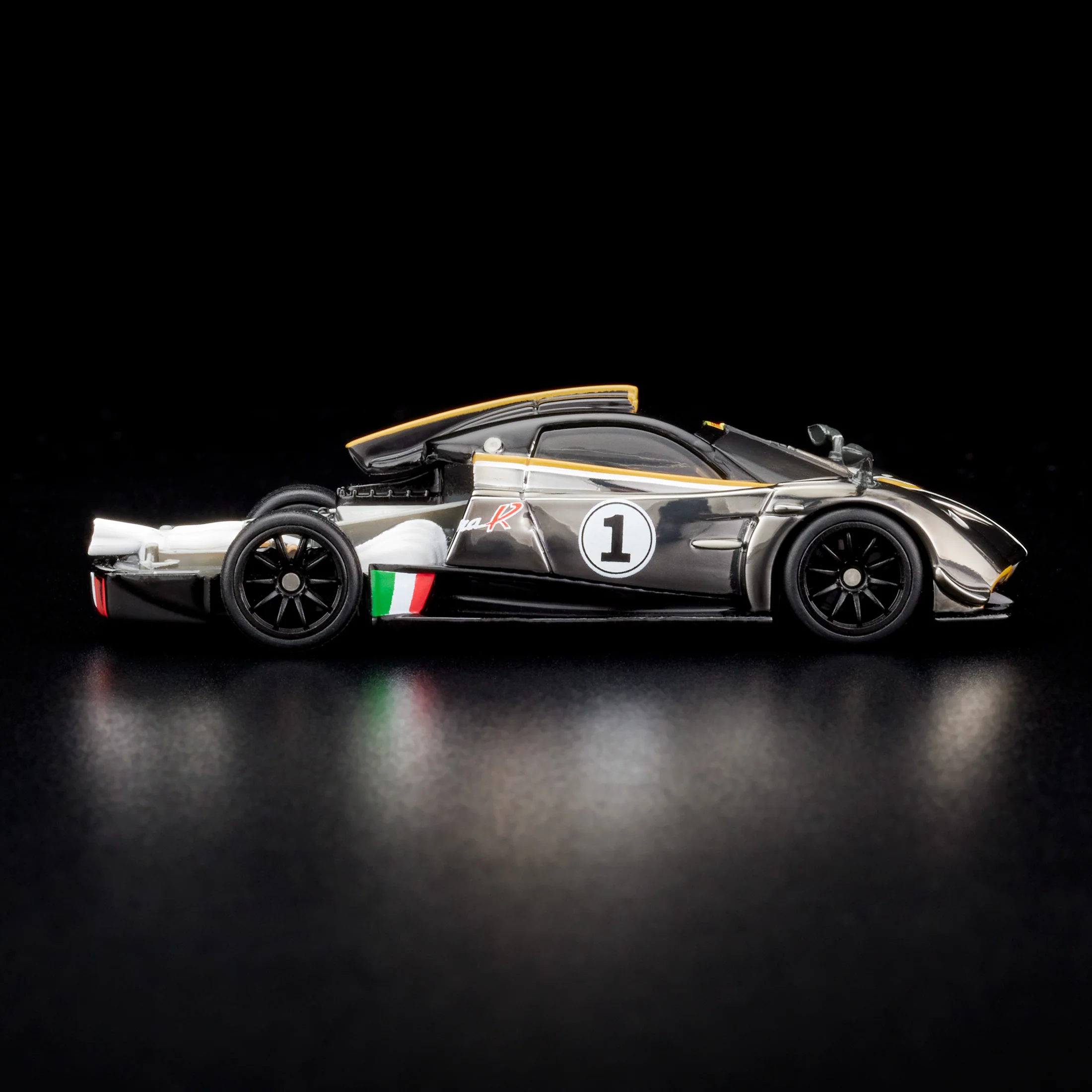 RLC Exclusive ‘21 Pagani Huayra R - Image 7