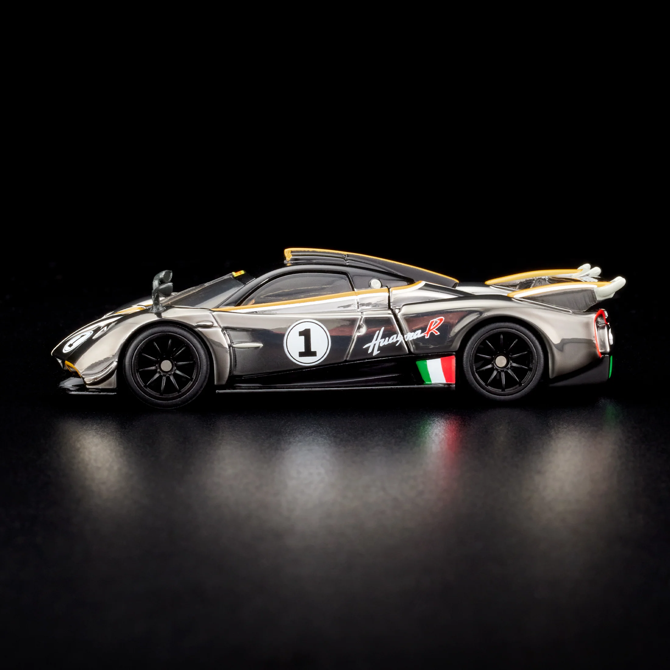RLC Exclusive ‘21 Pagani Huayra R - Image 8