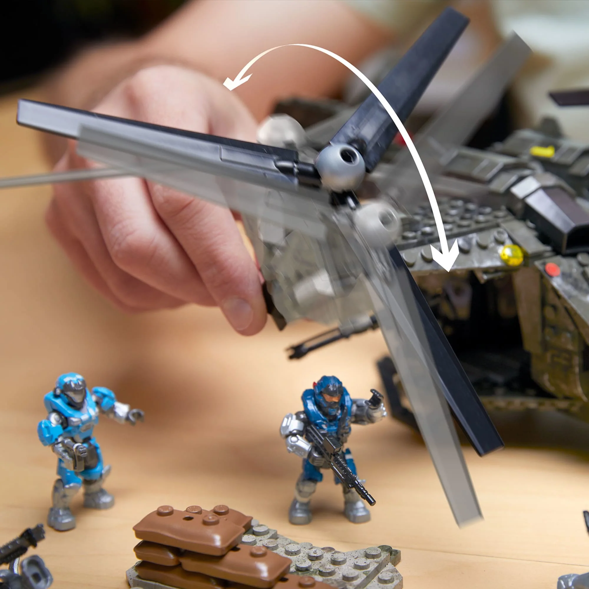 MEGA Halo UNSC Falcon Sweep Building Toy Kit - Image 6