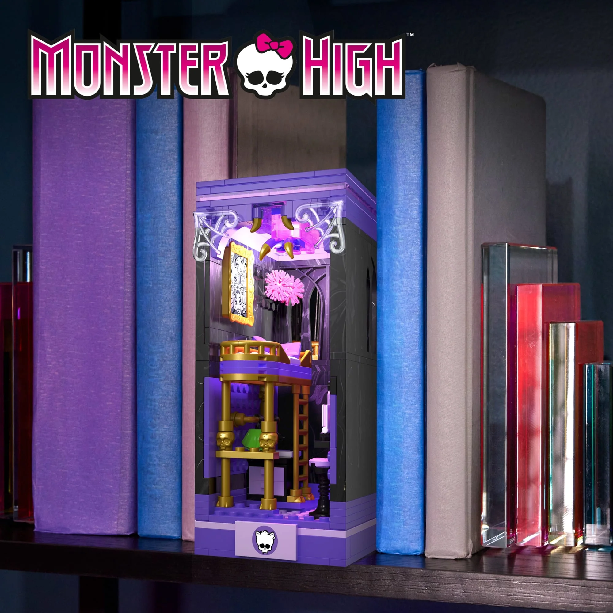 MEGA Monster High Clawdeen's Boo-k Den Building Toy Kit - Image 5