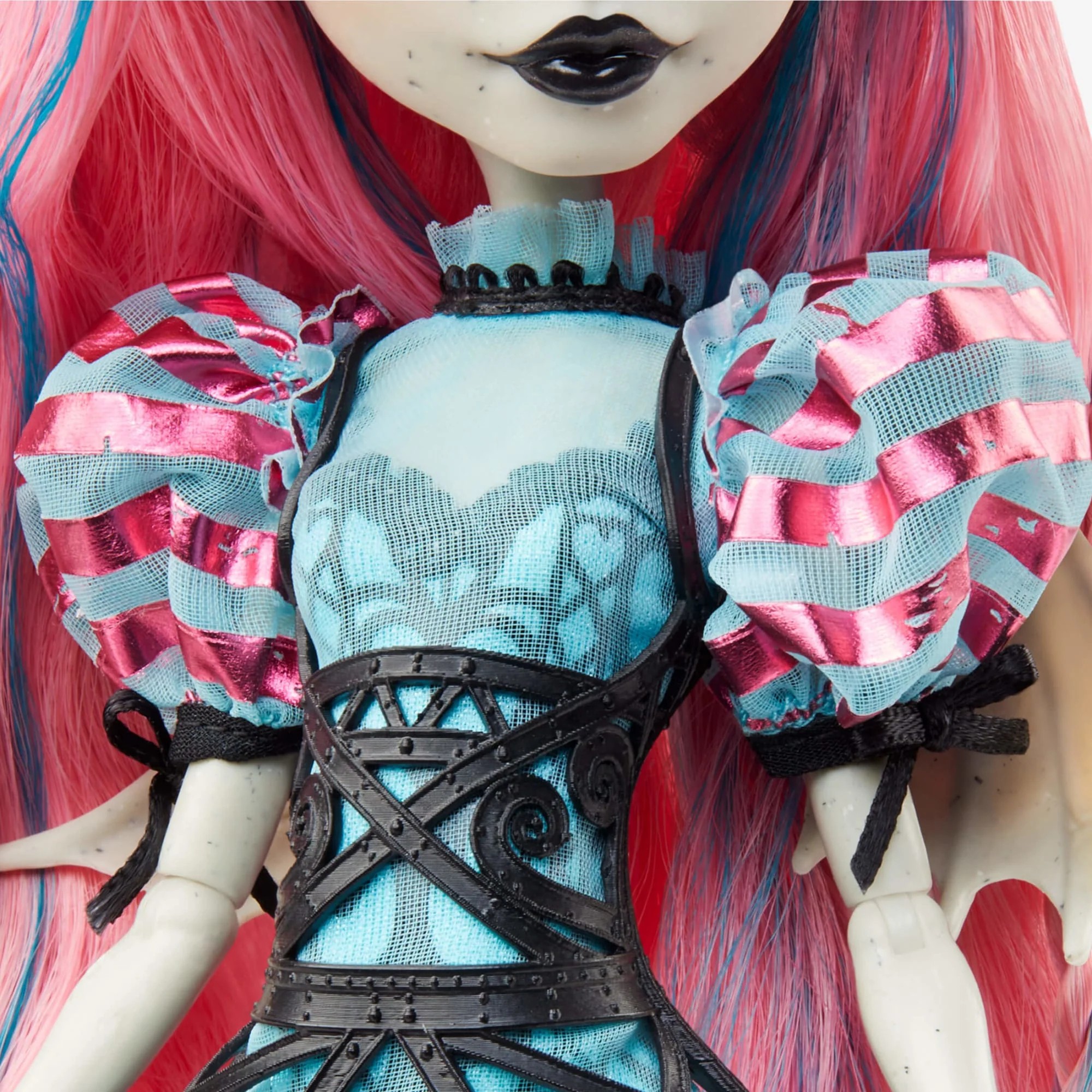 Monster High Fang Vote Rochelle Goyle Doll - Image 5