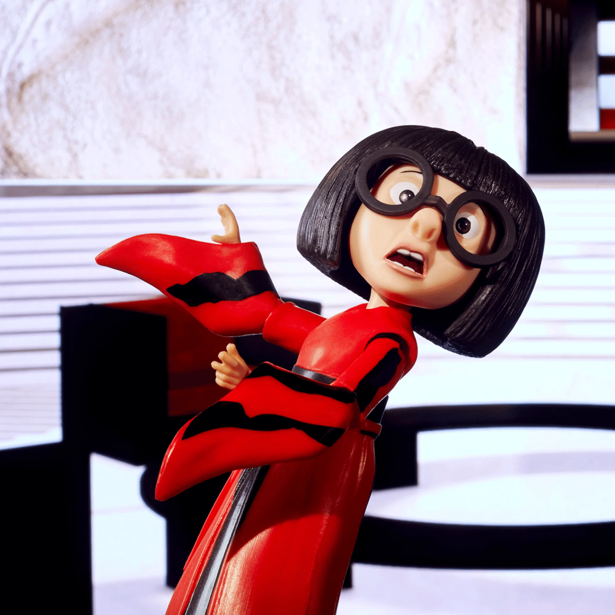 Pixar Spotlight Series Edna Mode Collector Figure The Incredibles - Image 7