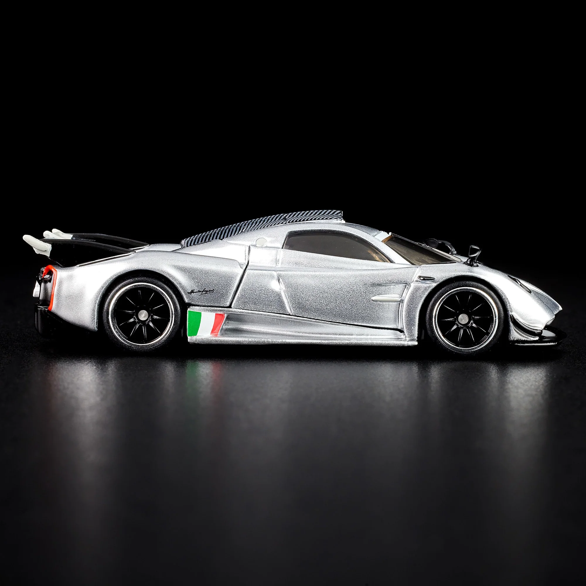 RLC Exclusive ’21 Pagani Huayra R - Image 6