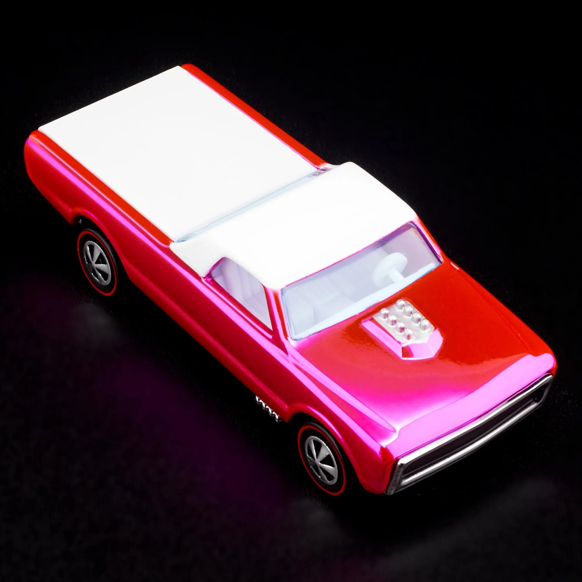 RLC EXCLUSIVE 2022 PINK EDITIONS CUSTOM FLEETSIDE™ - Image 8