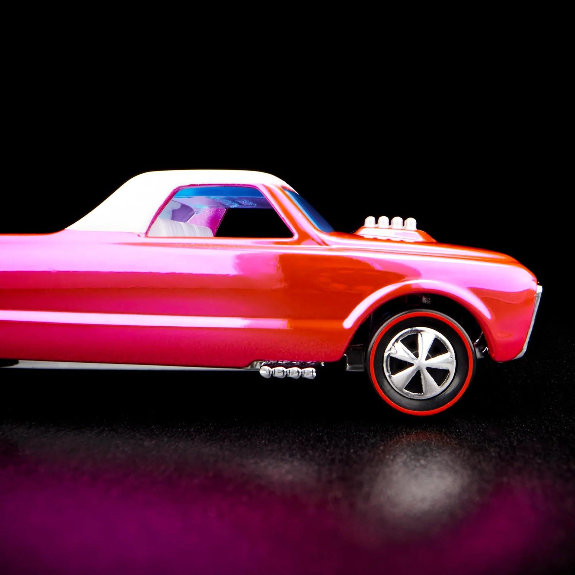 RLC EXCLUSIVE 2022 PINK EDITIONS CUSTOM FLEETSIDE™ - Image 9