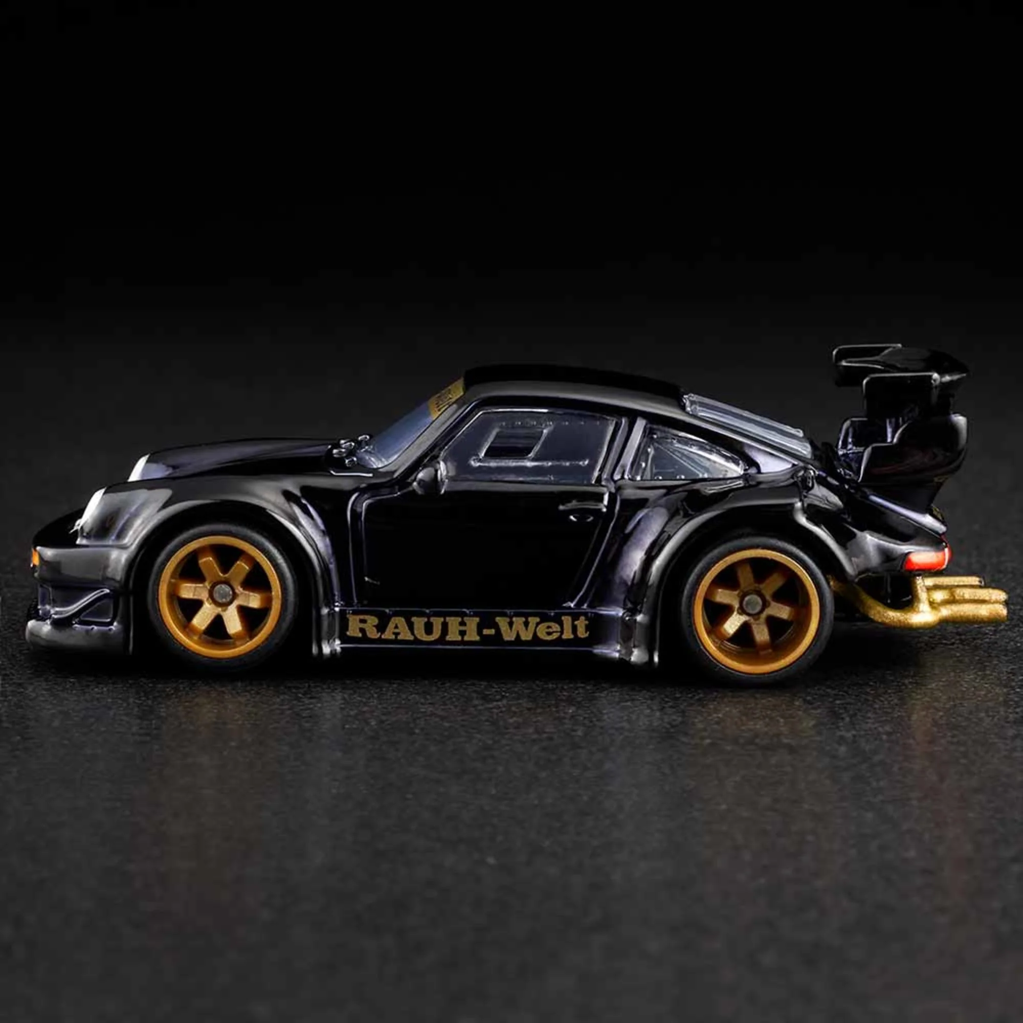 RLC Exclusive RWB Porsche 930 w/ Akira Nakai Figurine - Image 9